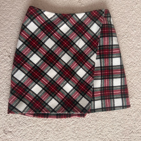 PLAID MINI SKIRT - Picture 1 of 3